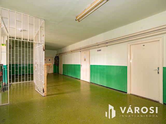 Eladó Ipari ingatlan Komlón