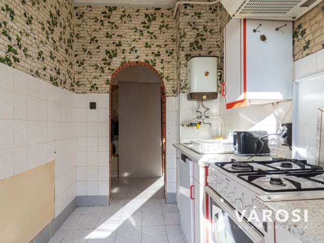 2 szoba+étkezős 60 m2-es lakás a József Attila lakótelepen!