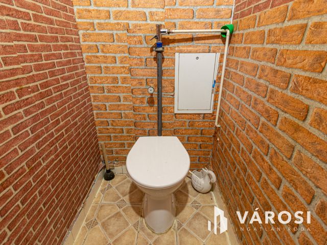 2 szoba+étkezős 60 m2-es lakás a József Attila lakótelepen!