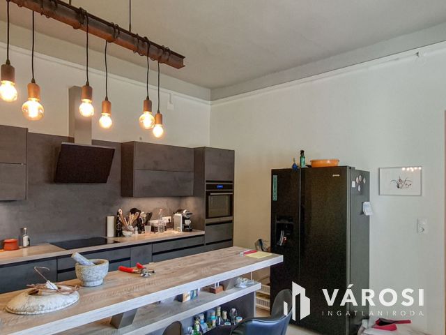 Böhönyén 220 m2-es prémium minőségű kúria eladó!