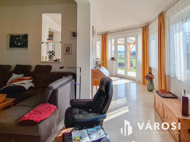 Böhönyén 220 m2-es prémium minőségű kúria eladó!