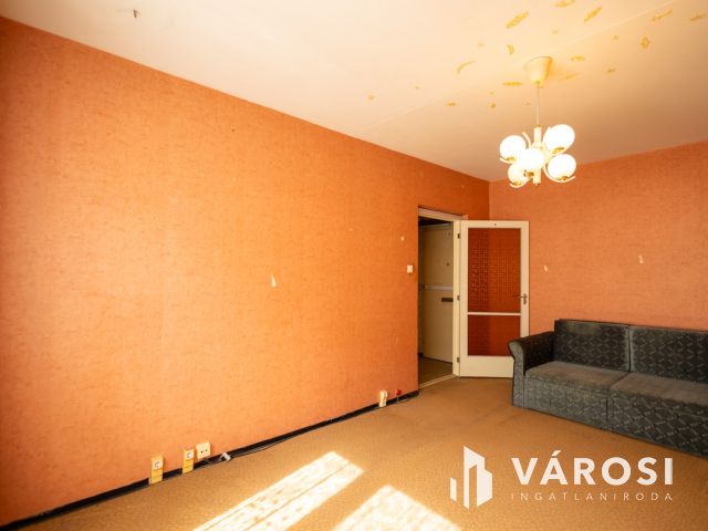 Felújítandó panelprogramos a Hont Ferenc utcában