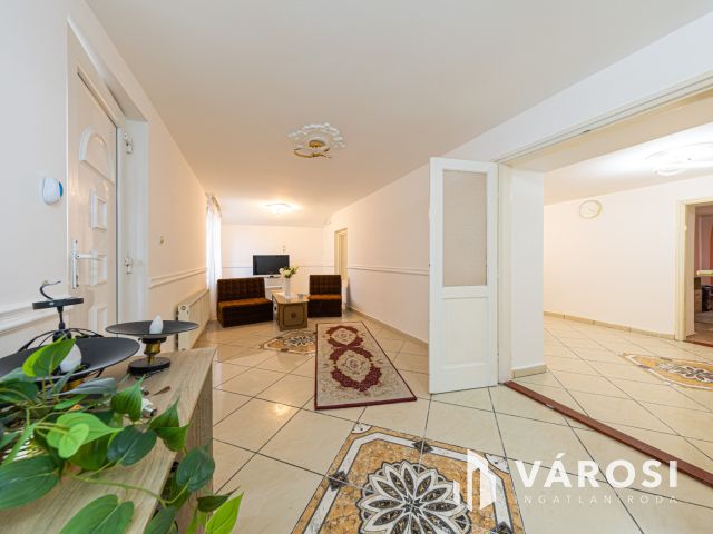 Sarki telek, vagy családi ház