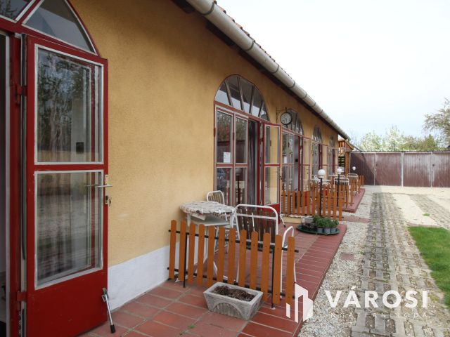 Felújított lakóház és apartmanok Bükön